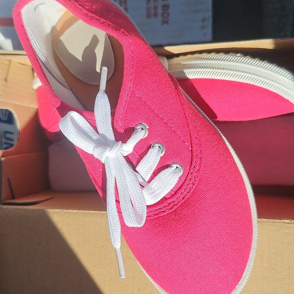 Kali Girls Pink Sneakers  NWT
